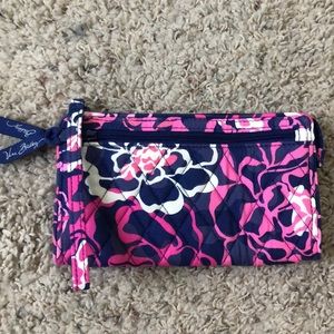 BRAND NEW VERA BRADLEY RFID FRONT ZIP WRISTLET